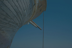 Linsenkunst Kreativ-Fotoreise Rhodos - verwittertes Boot im Mandraki-Hafen